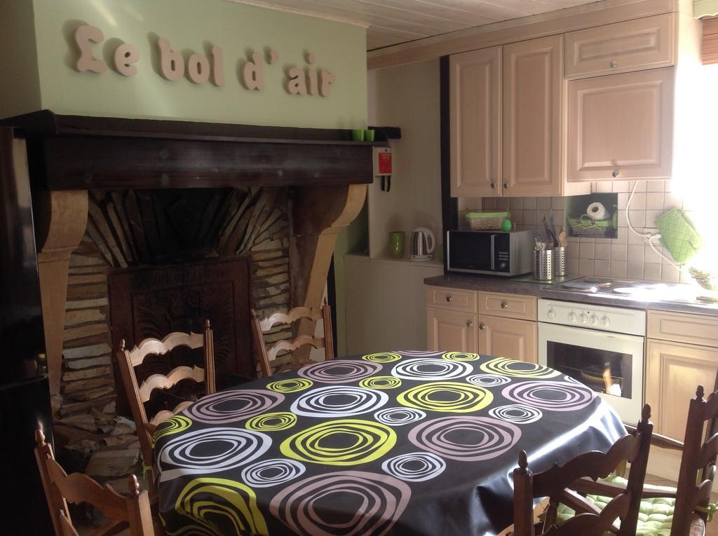 Gite Le Bol D'Air Puilly-et-Charbeaux Kamer foto